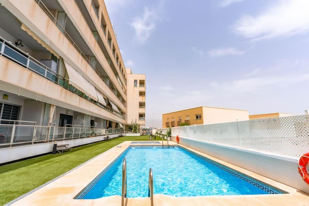 Apartment Familiar, A 5 Min De La Playa, Piscina, Terraza, Wifi Alta Velocidad, Mascotas Bienvenidas Y Parking Roquetas de Mar
